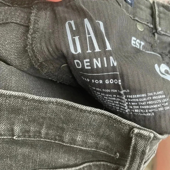 CLEARANCE Gap Cutoff Black Denim Jean Shorts 00 24 Hugh Rise 4” EUC Button Fly - Picture 6 of 6